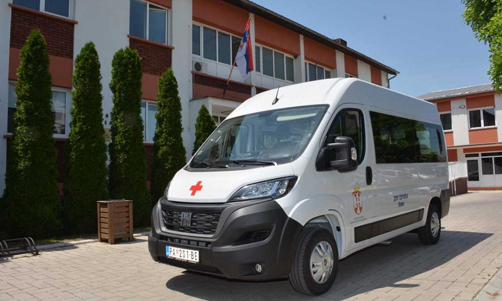 Dom zdravlja u Opovu dobio novo vozilo za transport pacijenata na hemodijalizu
